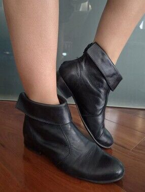 ☆5/$15☆Black Genuine Leather Ankle Boots – Size Brazil 33 (US 5)